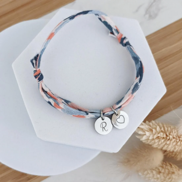 Bracelet personnalisé en coton liberty avec médailles gravées en argent -  bracelet prénom, cadeau naissance, maman, fête des mères, marraine :  bracelet par bliche