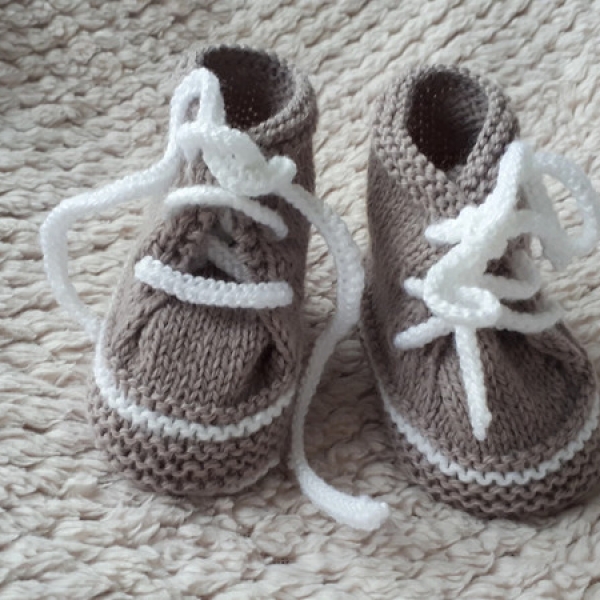 Chaussons baskets à lacets en laine bébé 0-3 mois - couleur biche