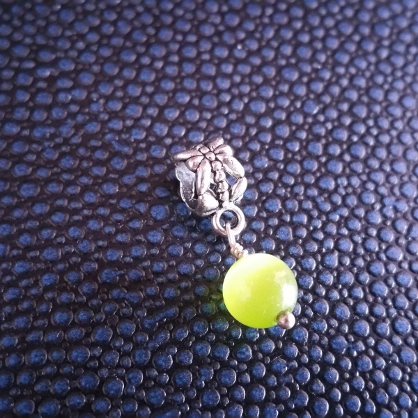 Pendentif perle oeil de chat vert 25mm : breloques par petitesdouceurs