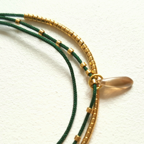 Bracelet triple en fil nylon tressé vert sapin, perles miyuki et