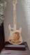 Johnny hallyday, gravure sur guitare personnalisable faite main en bois.