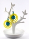 Boucles d'oreilles rondes - ruban silicone jaune - perles bleues polaris