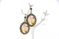 Boucles d'oreilles cabochon motif lilas et papillon vintage
