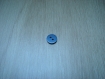 Quatre boutons creux bleu nuit reflêt nacré    19-106