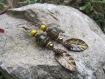 Boucles feuilles d'automne jaunes en cuivre émaillé, perles de verre mouchetées, sequins paillettes, rondelles cuivrées, jaune et marron