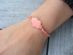 Bracelet intercalaire nuage en émail rose corail et cordon de coton noué, bracelet ajustable, bracelet d'amitié, bracelet ado, rose corail