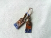 Boucles d'oreilles pendantes ethniques breloque rectangle en cuivre émaillé, fleur en métal, rocaille en bleu, orange et cuivré