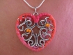 Pendentif coeur en métal argenté ciselé customisé de coton et rocaille rose - saint valentin pas cher