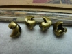 10 bronze , 8mm * 11mm- trou 4.5mm , lune de coeur perles perforées c7275 