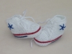Chaussons bébé baskets blanches au crochet 
