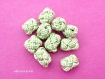 Lot de 10 perles en soie faites main vert anis de 8 mm