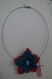 Collier fleur crochet bleu et rose