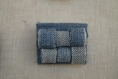 Broche rectangle en jean rouleaux tubes