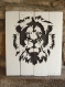 Tableau lion en relief et personnalisable, en bois de palette