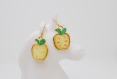 Boucles d'oreilles pommes en résine