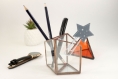 Pot de rangement pour crayons, stylos, pinceaux, baguettes d'un design épuré, minimaliste en verre transparent et soudure cuivre