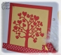 Carte d'amour, saint valentin, arbre de coeurs, plumes, ruban et boutons