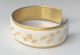 Bracelet jonc blanc et doré en perle de miyuki