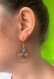 Boucles d’oreilles en résine époxy, motif géométrique violet et blanc