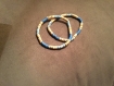 Lot 2 bracelets assortis en perles de bois naturelles et bleues