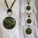 Collier long bohème camaïeu vert, gros pendentif en bois résiné ,bijoux uniques