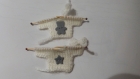 Layette : petit tricot en forme de pull pour scrapbooking, faire part , déco miniature ,baby shower,baptème,bonbonière