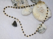Cap - pierre de mer naturel noir collier de perle or et noir sobre