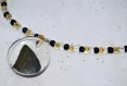 Cap - pierre de mer naturel noir collier de perle or et noir sobre