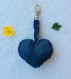 Porte clés - bijoux de sac : récupcoeur, coeur en jean, perles nacrées blanches et bouton fleuri