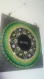 Ardoise décorative mandala pointillisme vert jaune blanc argenté personnalisable prénom perles posca