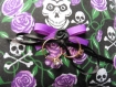 Coussin porte alliances skulls & roses violet, mariage gothique, rockabilly, mariage violet, muertos, valentin, tattoo, tête de mort, crâne