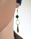 Boucle d'oreille dormeuse pendante émail goutte kaki, perles en fleur acrylique vert, crochet en métal acier inoxydable argenté