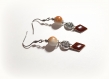 Boucle d'oreille pendante émail losange marron, perles en verre orange, blanc, fleur, crochet en métal acier inoxydable argenté