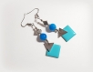 Boucle d'oreille dormeuse émail carrée bleu, perles en verre, triangle, crochet en métal acier inoxydable argenté