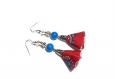 Boucle d'oreille pompon tissue rouge, bleu, etc.., perles en verre ronde bleu et fleur en métal, coupelles, crochet en métal acier inoxydable argenté