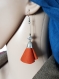 Boucle d'oreille pompon tissue orange rouille, perles en métal, coupelles, crochet en métal acier inoxydable argenté