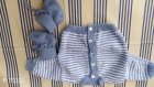 Gilet 6 mois + paire de chaussons - bleu lavande et blanc - collection mer