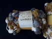 3 pelotes  de laine pompon   gris blanc caramel,  aiguille ou crochet 