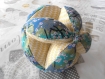 Boule decorative tissu jaune pastel et fleuri japonais bleu