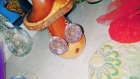 Boucles d'oreille plaquet or et plastique décor celtique incurvé brun , 21x28 mm