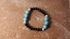 Br-19-bracelet perles noires, blanches et turquoises