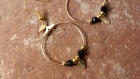 Bo-43-boucles d'oreilles couleur dorée et perles noires