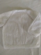 Gilet/cardigan ajouré pour bébé 6 mois tricoté à la main