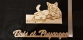 Plaque de porte motif chat à prénom en bois personnalisable - fait à la main en bois massif - cadeau unique