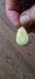 Pendentif avec une opale verte naturelle