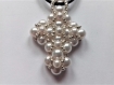 Collier pendentif croix perles