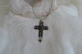 Collier cuir vert, zoizite sur croix fantaisie inox
