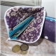Porte-monnaie, porte-cartes carré à fermeture à glissière violet à pois