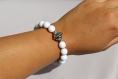 Bracelet jodie - perles blanches et argentées