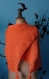 Châle orange au crochet